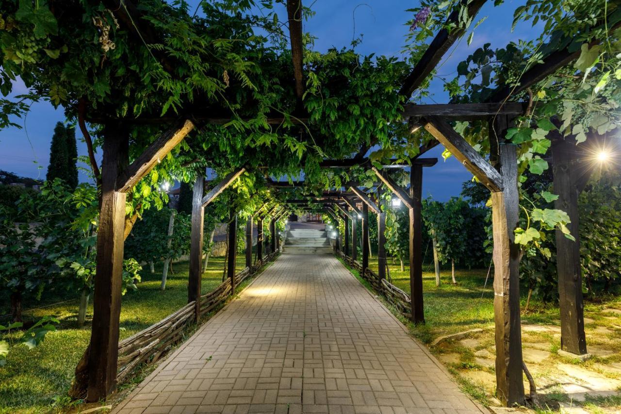 Chateau Vartely Orhei Exterior photo